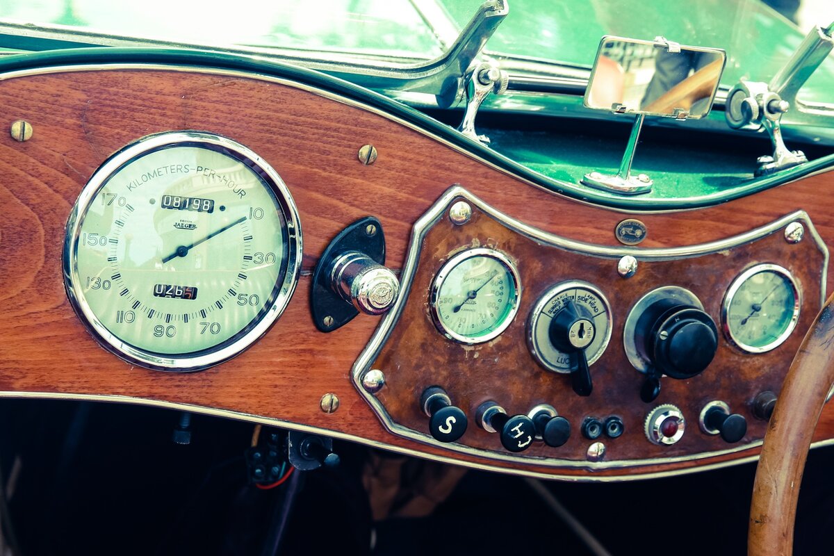 Приборная панель авто