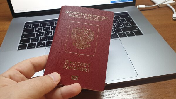 Можно ли в Крыму легально получить загранпаспорт