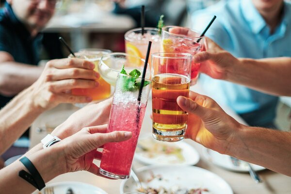 Знаете сколько алкоголя рекомндовано выпивать в неделю? Проверьте себя