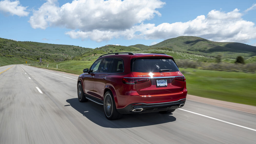 Танцующий Mercedes-Benz GLS с системой E Active Body Control