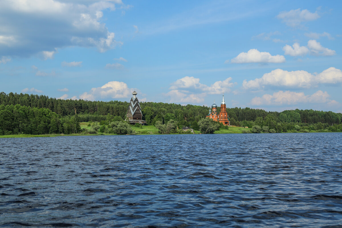 Селигер под красным парусом