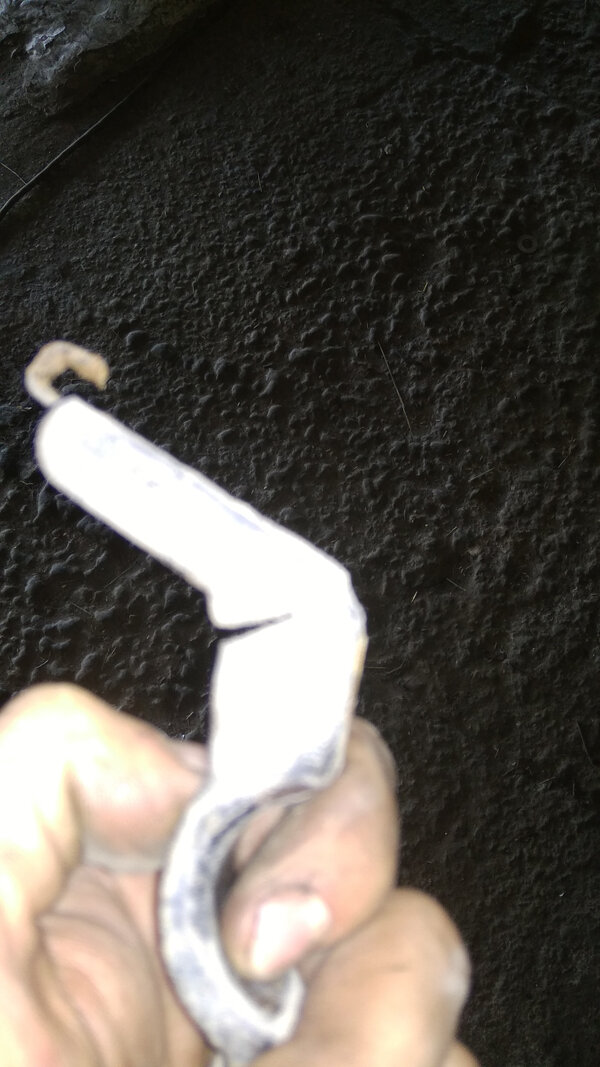 Скобочка задней втулки стабилизатора Тойота Камри ACV30. 