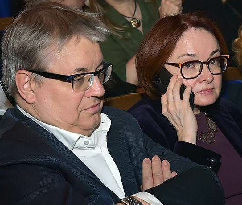 С Я. Кузьминовым. "Да, все идет по плану, мистер..."