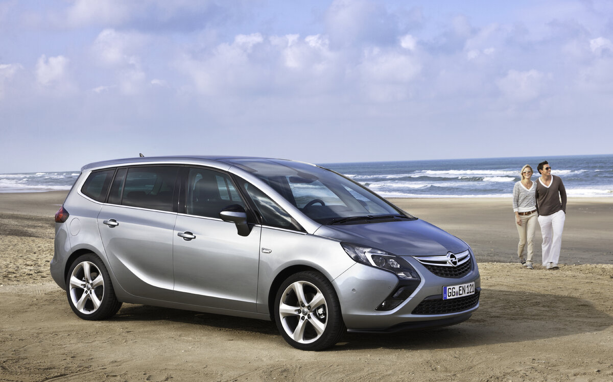 Opel Zafira. Фотография взята с сервиса Яндекс Картинки