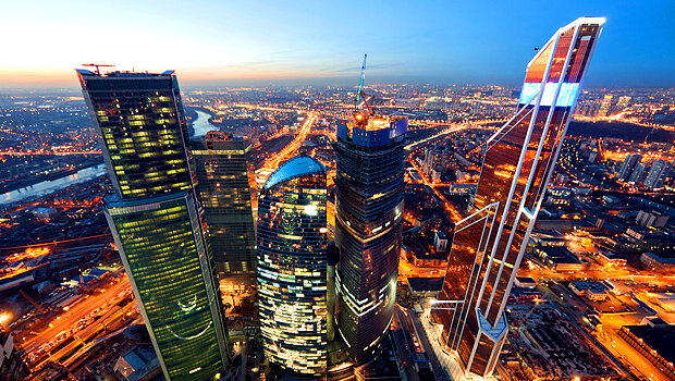 Деловой центр «Москва Сити», башня «Меркурий» срава. Фото: fotografy.ru