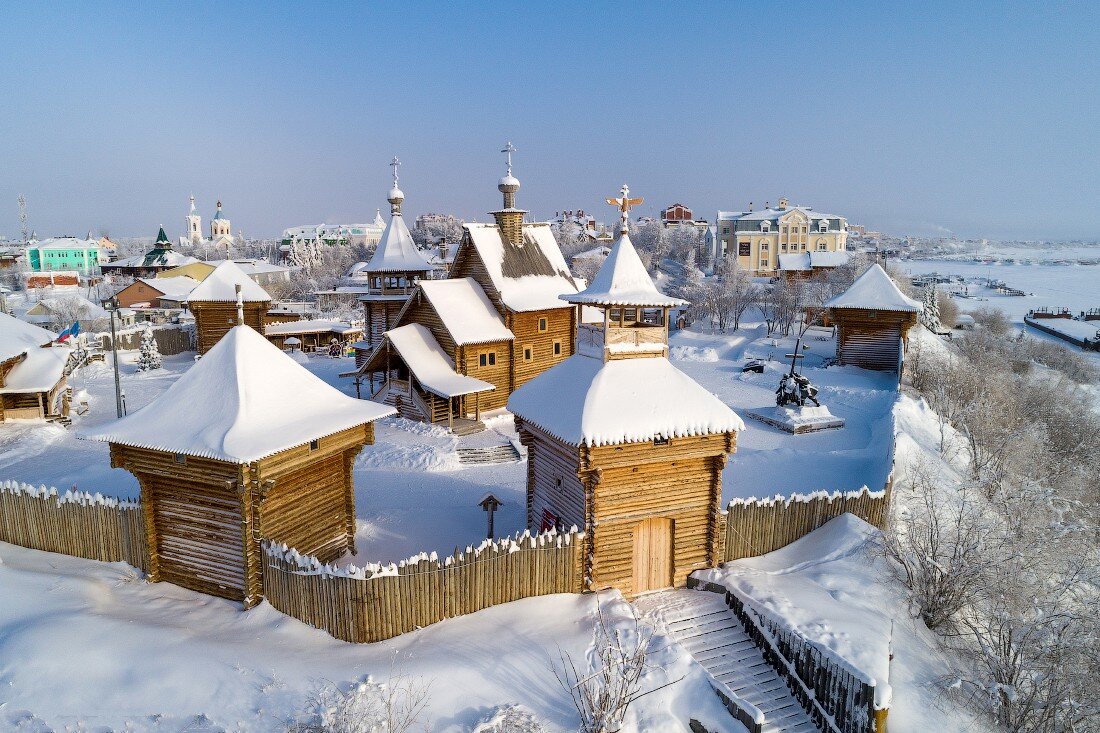 Якобы так выглядел Обдорский острог когда-то. Во всяком случае так хотят видеть чиновники и т.д. Источник:  http://www.pokazuha.ru/