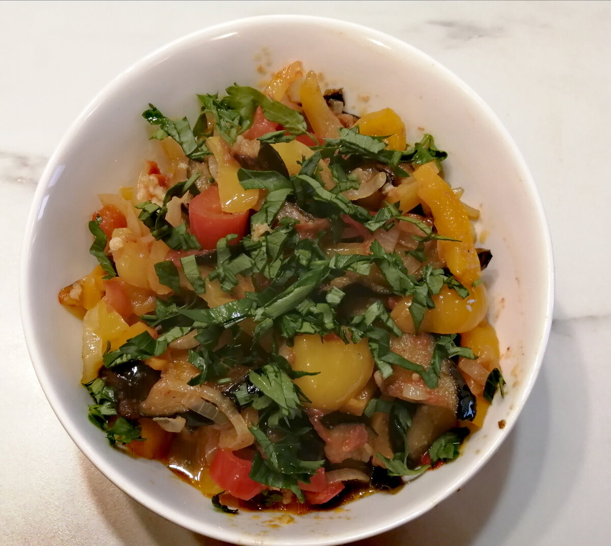 Овощная закуска из баклажан и перца с чесночком