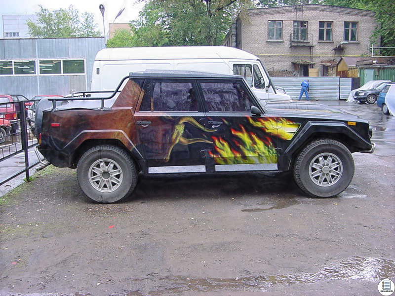 Lamborghini LM002
