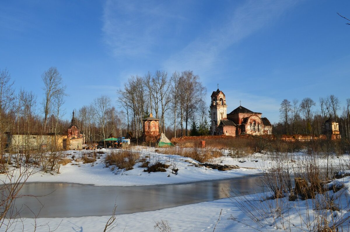 Общий вид на монастырь (все фото из группы Вконтакте "Реконьский ПаломникЪ")