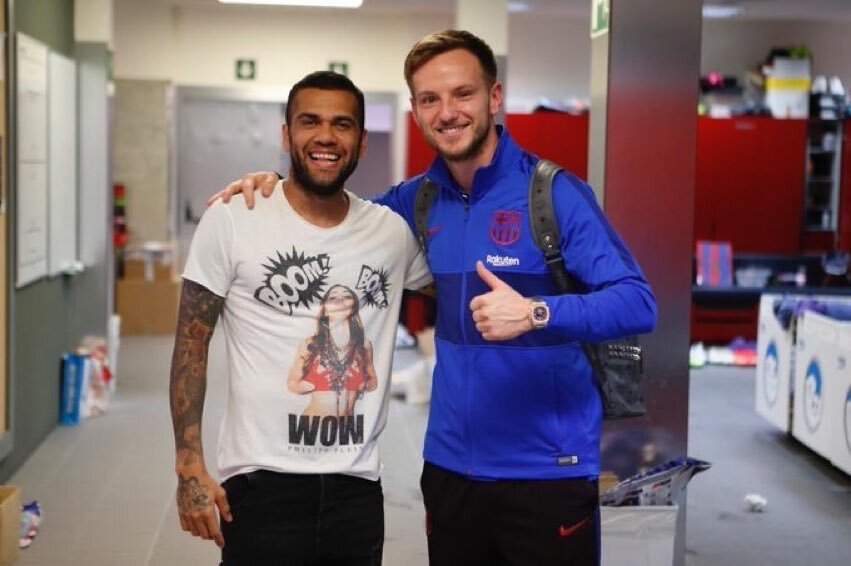 Алвес и Ракитич.