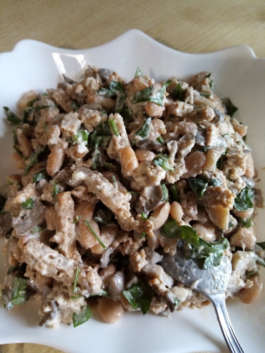 Фасоль лучше брать красную.