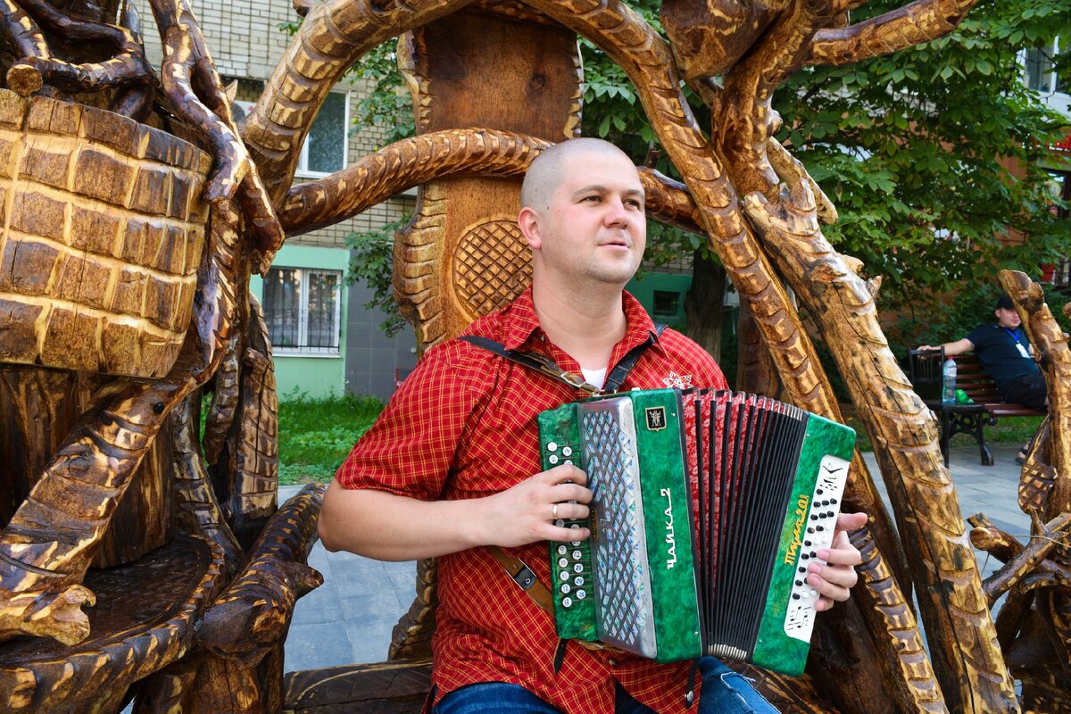 варенька иван разумов и светлана кошелева. русские народные под гармонь. русские народные под гармонь. баянисты саратова сергей. народные под гармонь.