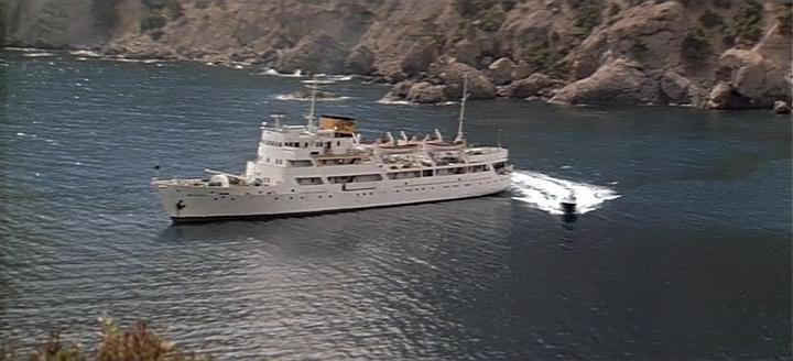 Кадр из фильма «Пираты XX века»