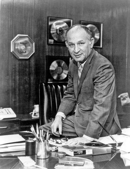 Леонард Чесс