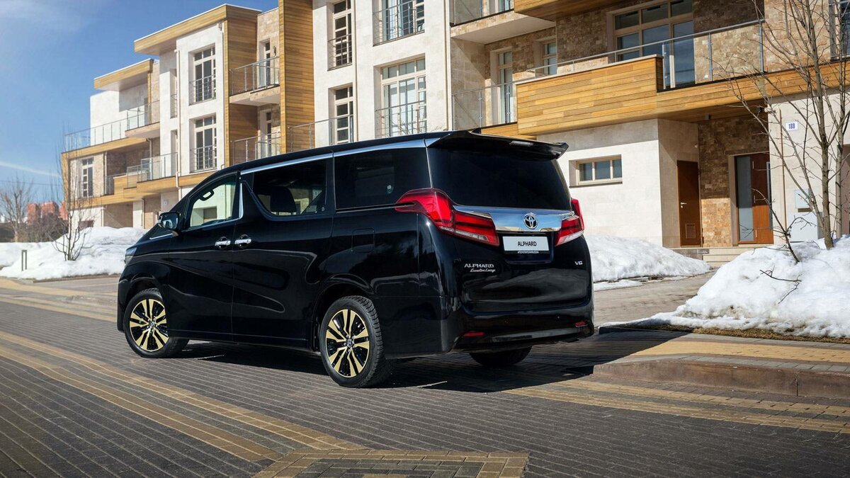 Tойота Альфард. Фотография взята на сервисе Яндекс Картинки 