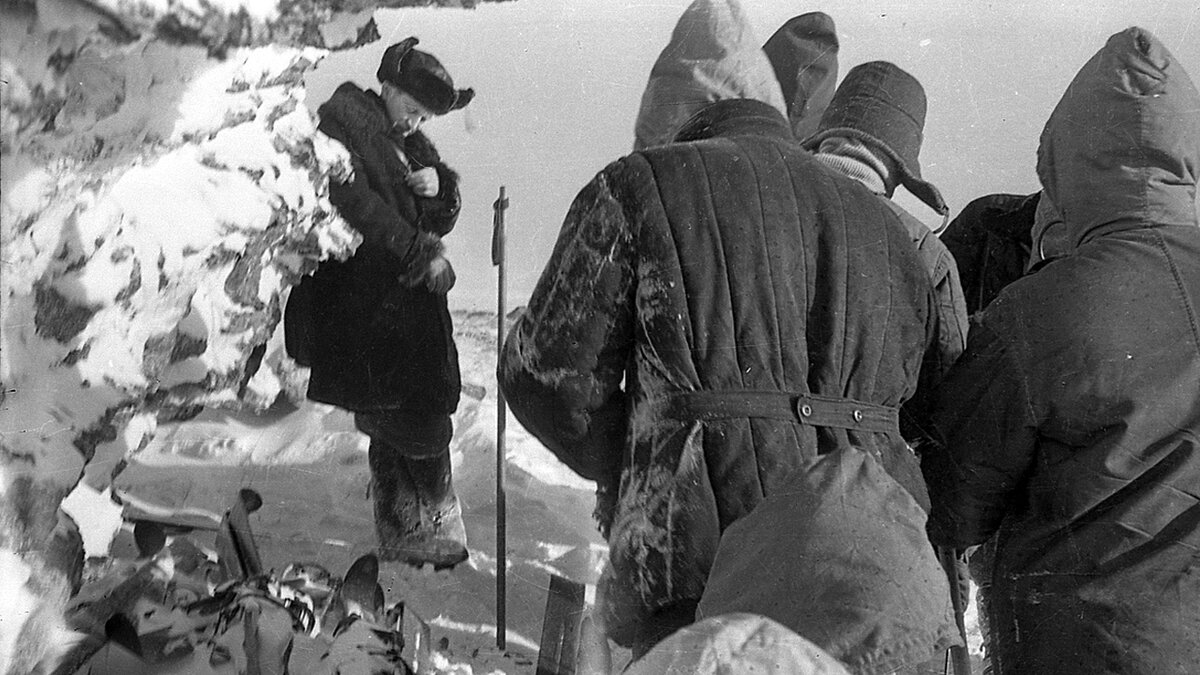 Перевал Дятлова. Поисковики на привале.