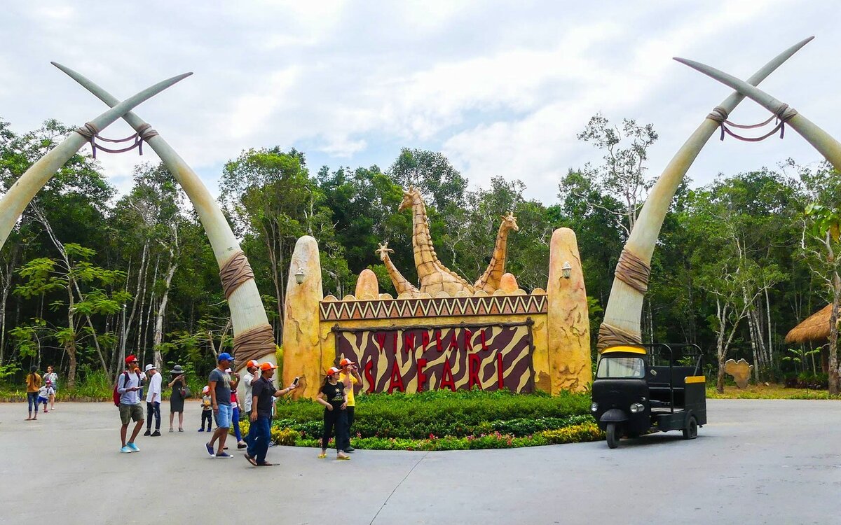 Для перемещения по парку можно арендовать транспорт, но лучше ходить пешком