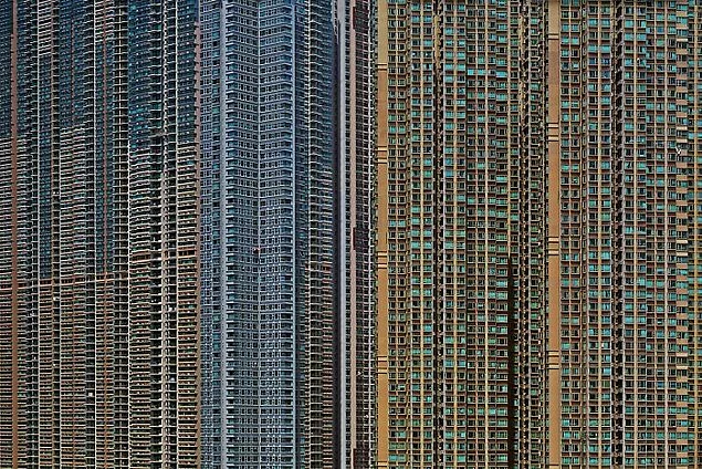 Мы привыкли видеть в Интернете идеальные снимки красивой архитектуры, зеленых пейзажей, живописных достопримечательностей, счастливых туристов и тому подобное.-6