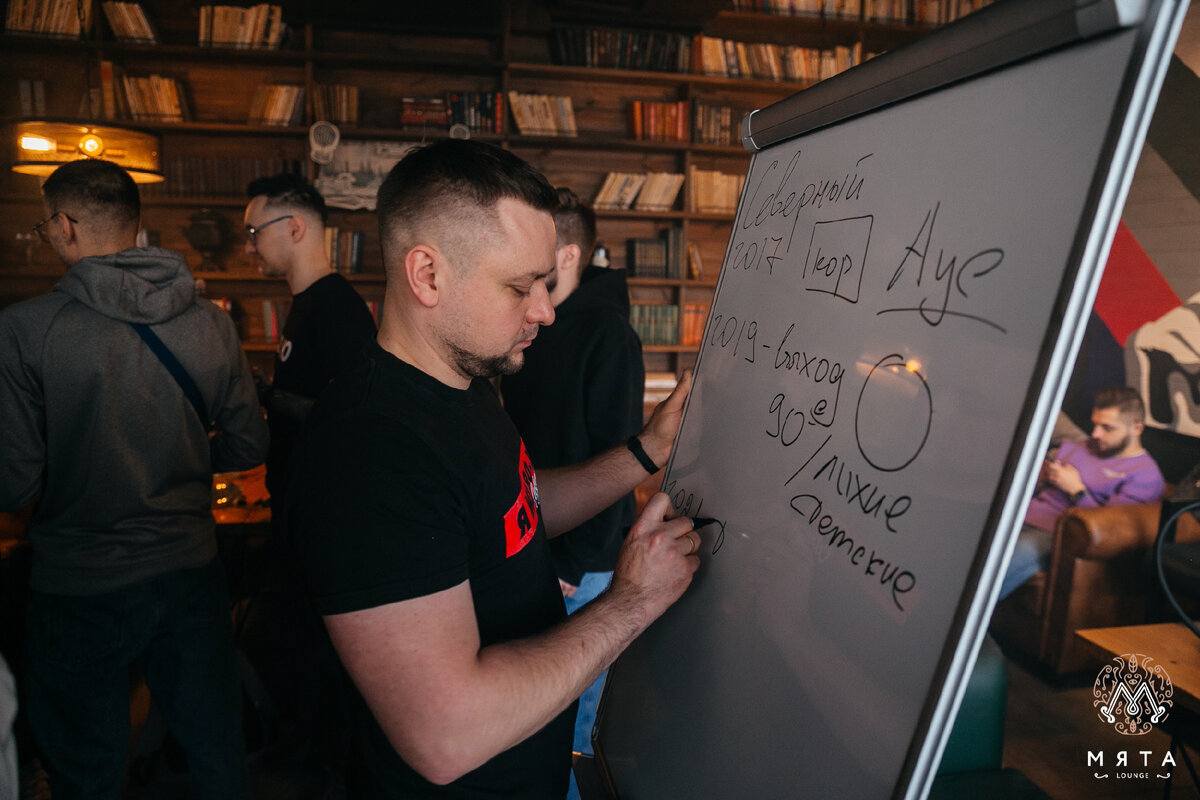 Бренд-амбассадор табака Северный Александр Васильев. 