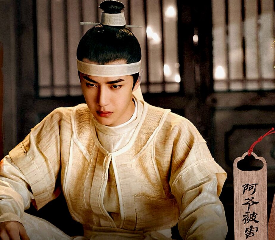 Не могла не вставить это фото, он тут просто противозаконно прекрасен! 