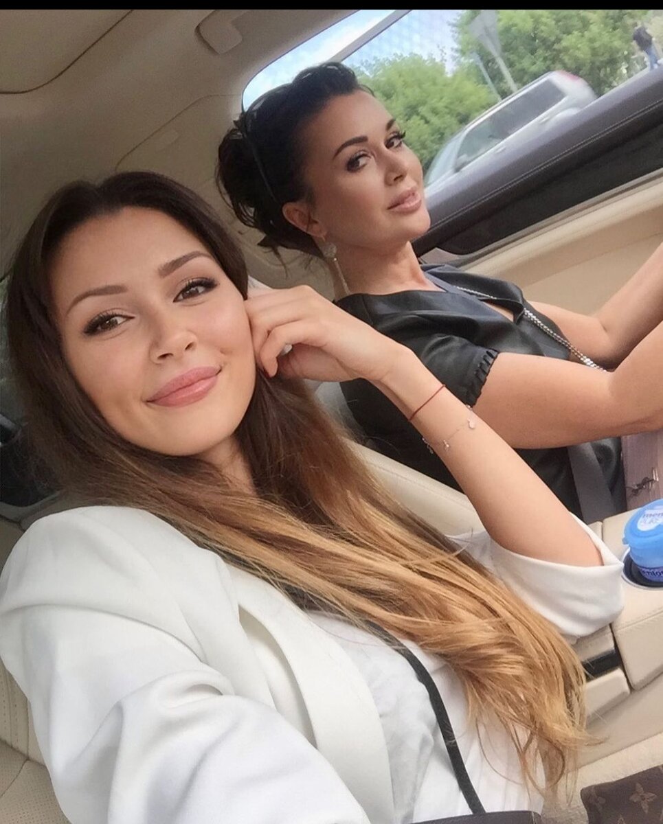 Анна и Анастасия Заворотнюк