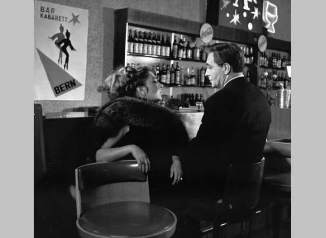 стоп-кадр  из  фильма   В  ЛЮБВИ Я ЭЙНШТЕЙН!