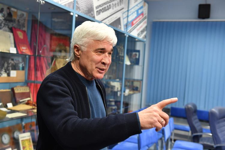 Известный футбольный эксперт дал комментарий по горячим следам после матча "Урал" - "Спартак". Что сказал Евгений Ловчев? Собрали все самое главное для вас!-3