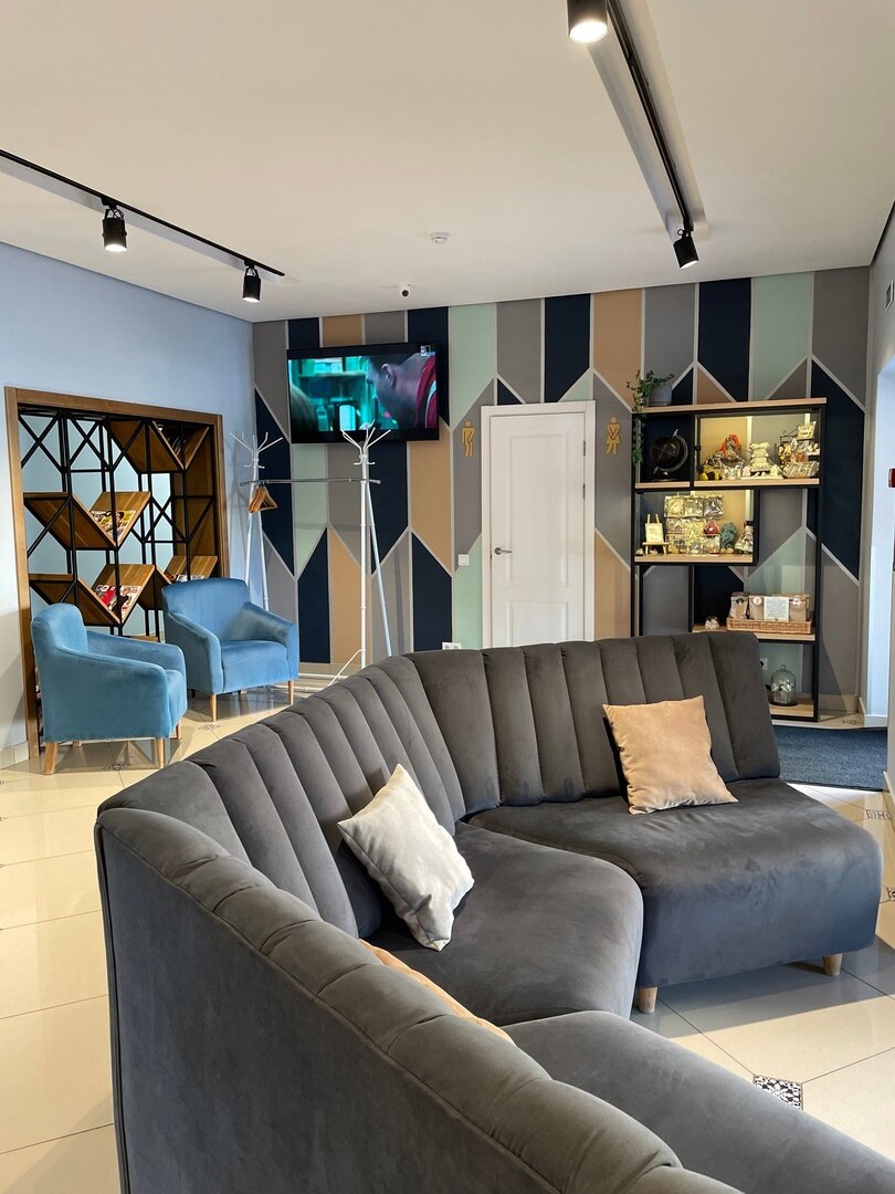 Холл гостиницы Барселона 3*, г. Псков