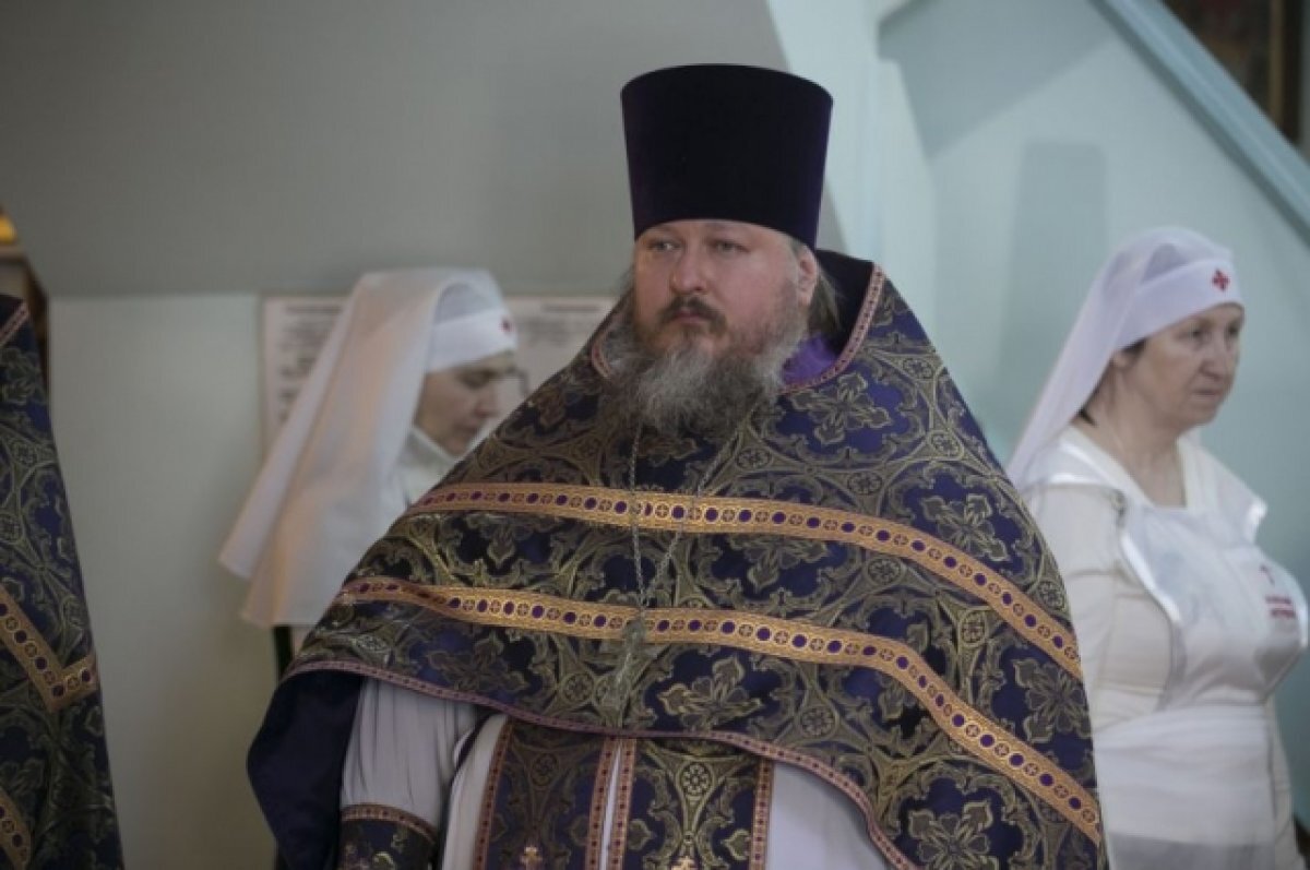    Научной деятельностью иерей занимается со студенческих лет.
