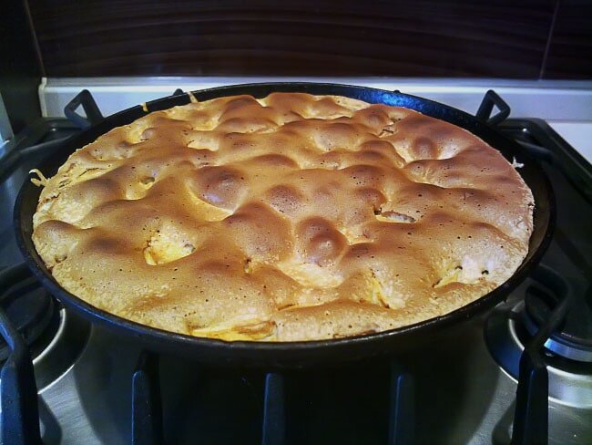 Яблочный пирог в мультиварке – кулинарный рецепт