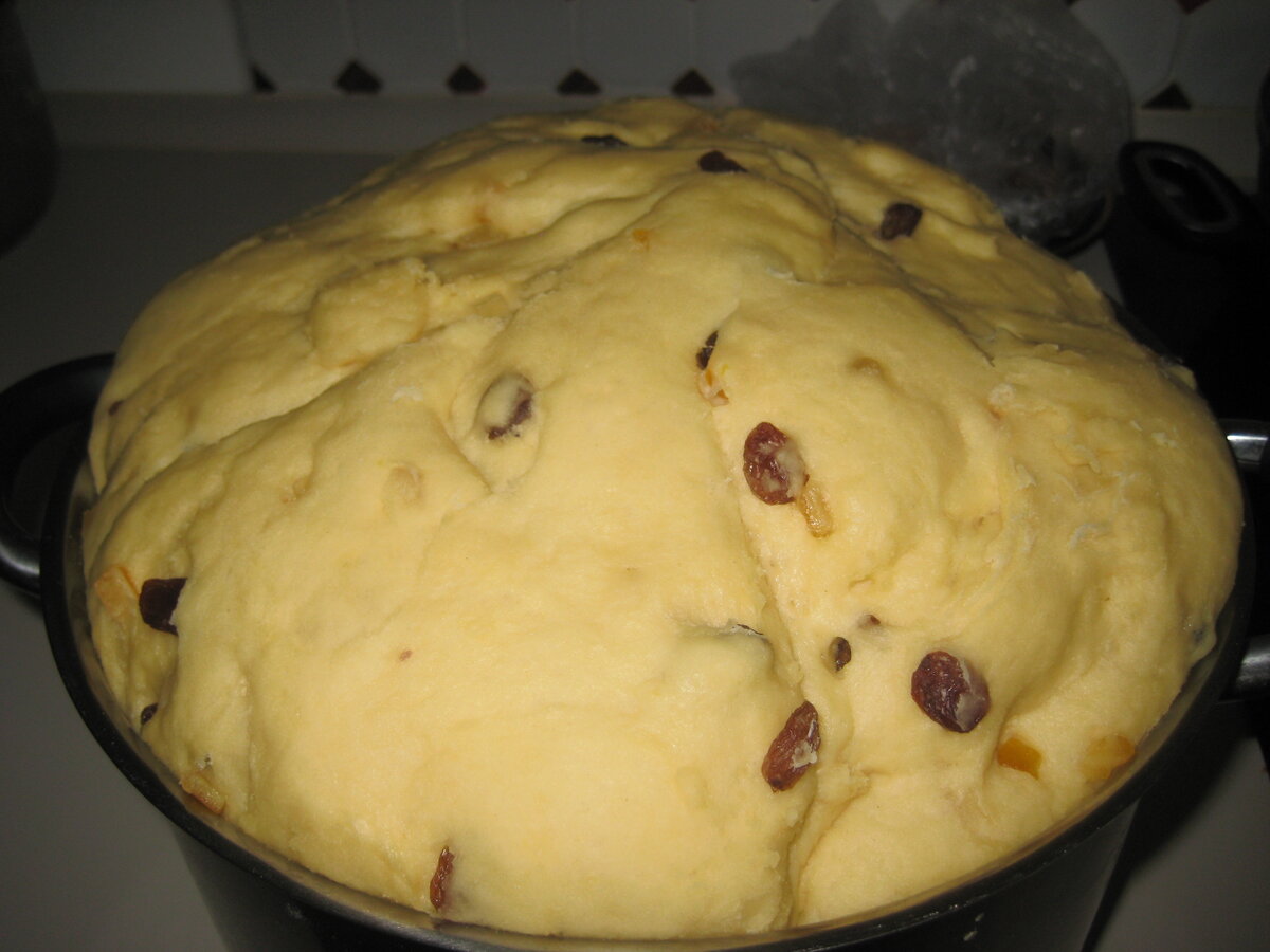 Предлагаю вам рецепт быстрого дрожжевого теста, которое всегда получается и упрощает процесс приготовления пирожков. 