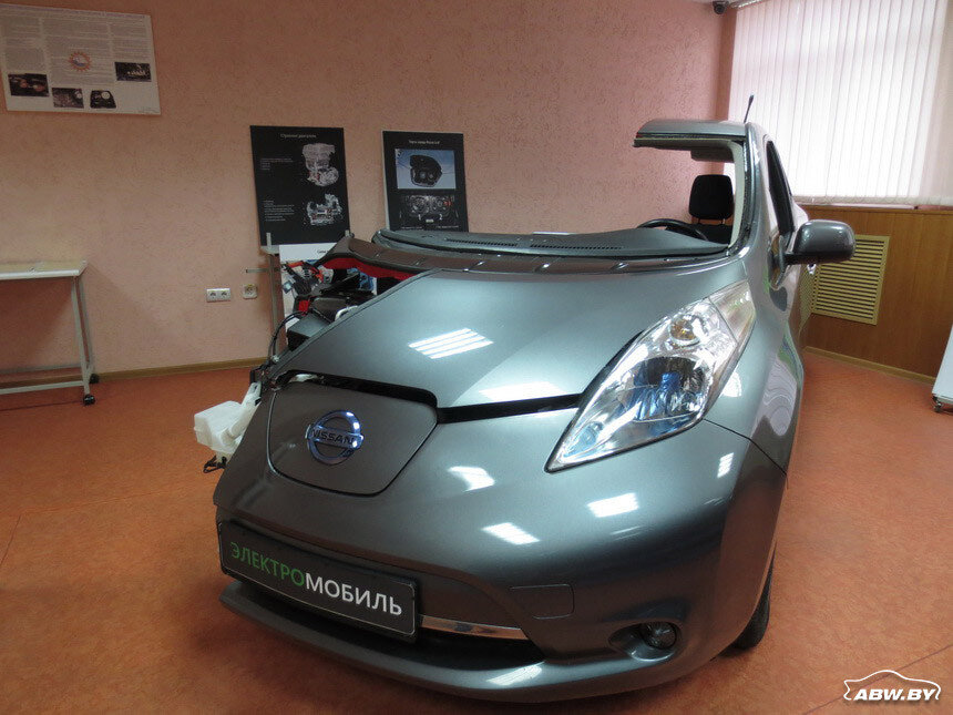 Электромобиль Nissan Leaf 2013