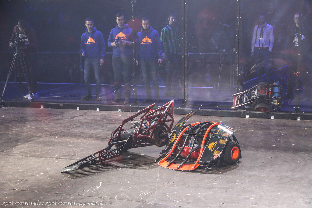 Битва роботов на мероприятие. Битвы роботов дискавери. Битва роботов на арене шоу. Битва роботов. Где битва роботов.