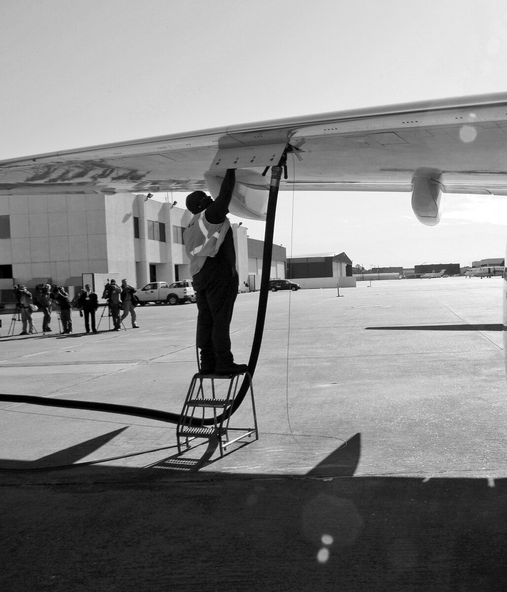 Заправка самолета