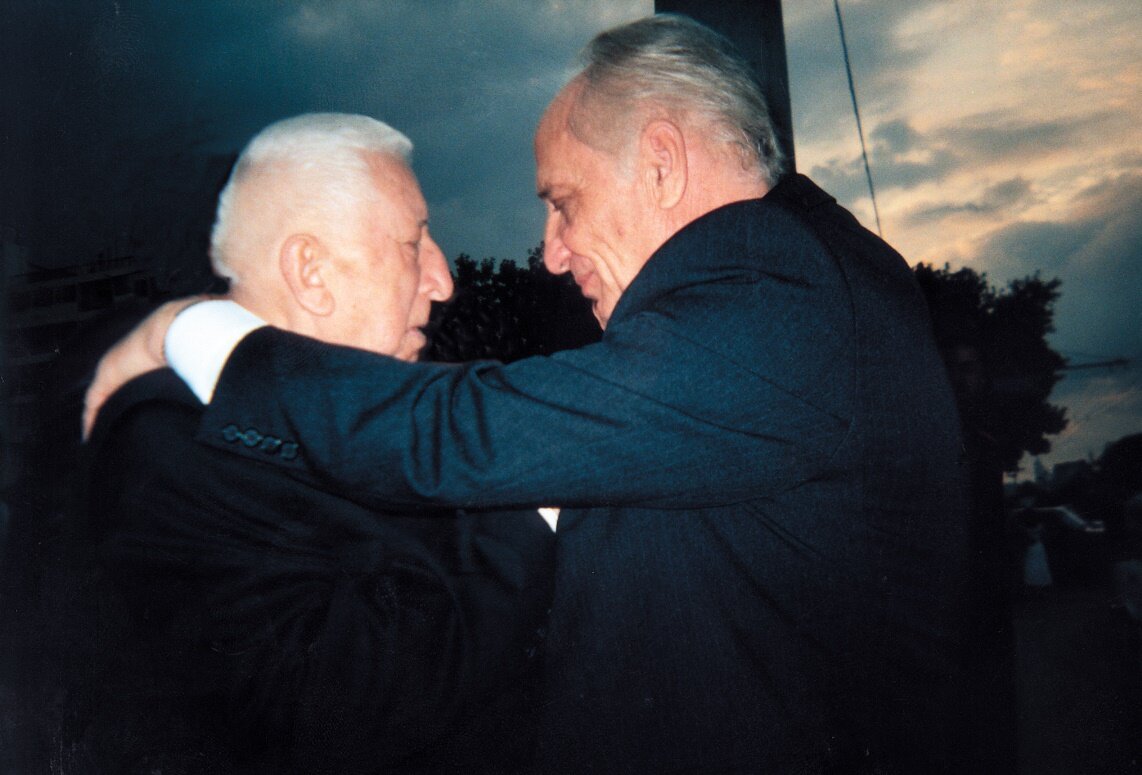 Расул Гамзатов, Валентин Сорокин. 2003 год. Фото автора