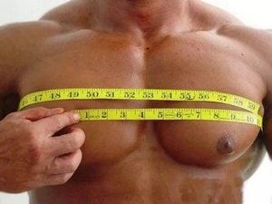Топ 4 лучших метода как убрать жир с грудных мышц мужчине (парню) и комплекс из 5 упражнений для похудения