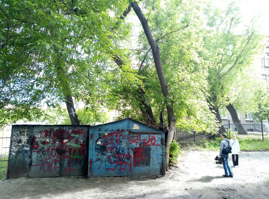 Вот те самые гаражи.