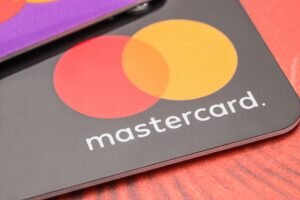 Международная  компания Mastercard получил патент на блокчейн систему для  путешественников. Данная система позволит туристам добавлять свои  маршруты, чтобы провайдеры имели возможность предлагать свои услуги.