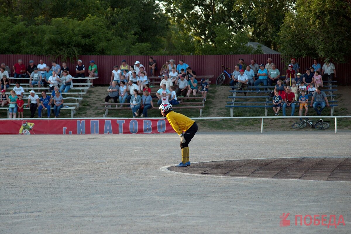 Полевой игрок мотобол