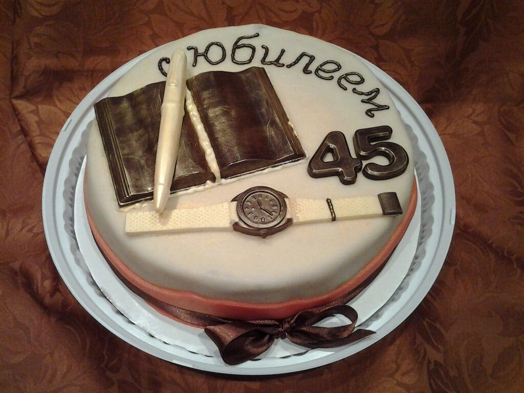 Подарок на 45 лет мужу выбрать не легко