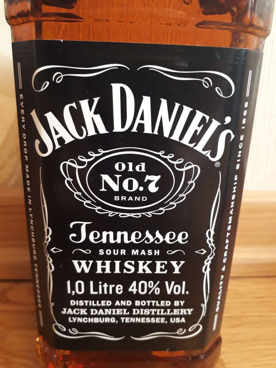 Виски Джек Дэниэлс Теннесси 1.0л