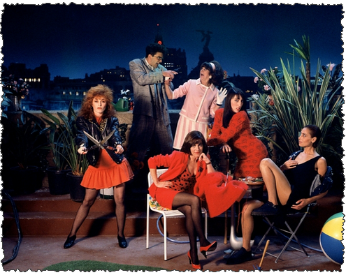 Анна Леса на фото слева