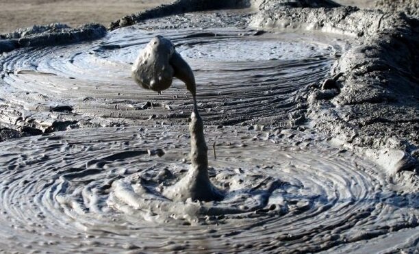 Грязевой кратер