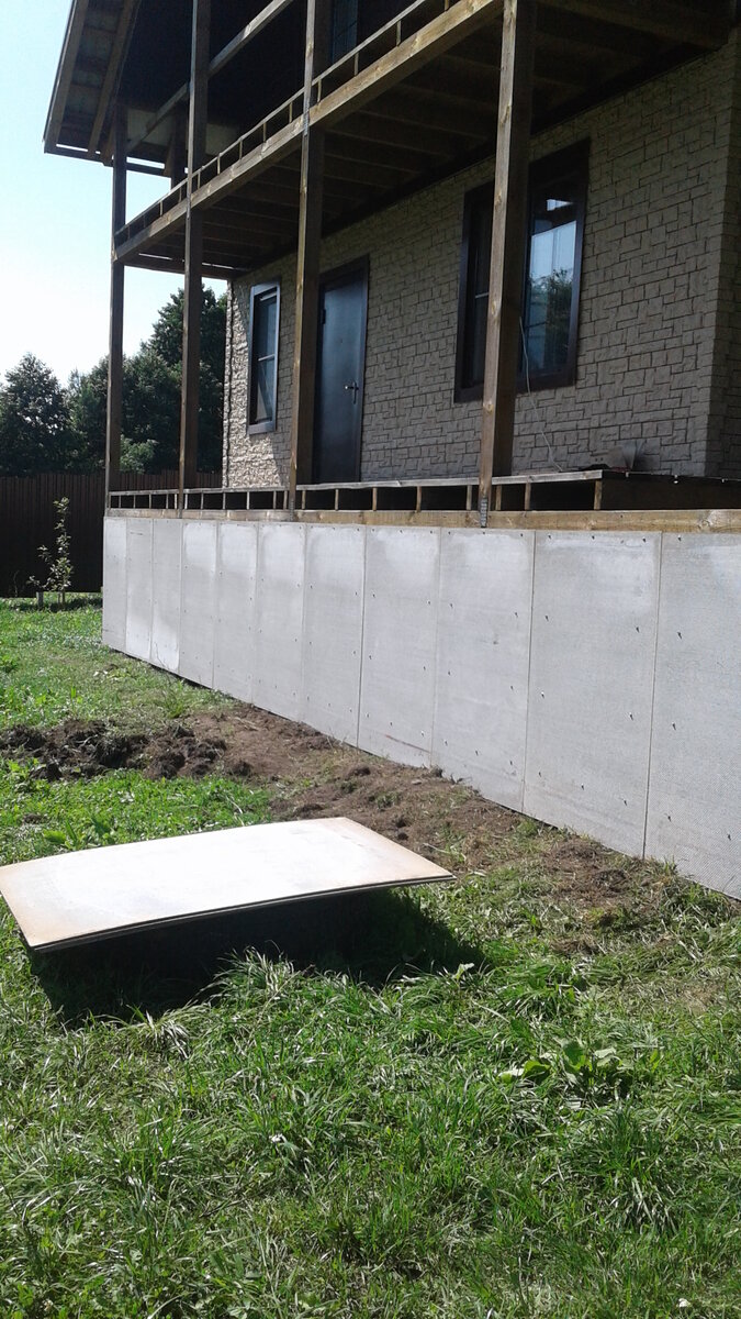 Облицовка цоколя шифером без декоративного слоя