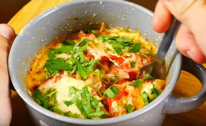 
Вкуснейшая пицца в чашке.
