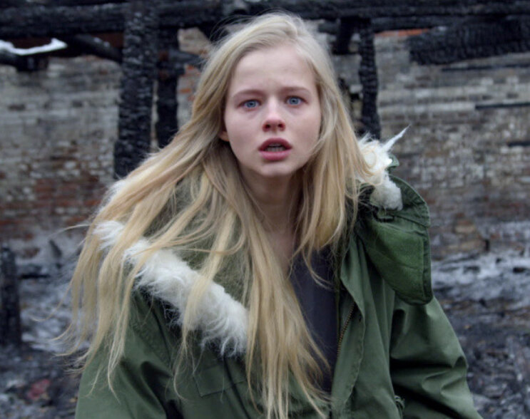 кадр из фильма "Проводник" 2018