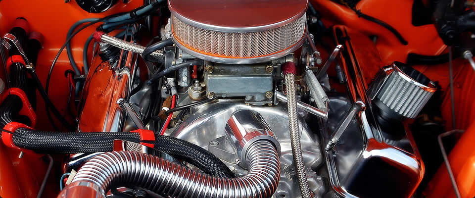 Здравствуйте уважаемые читатели! В этой статье я хотел бы поговорить о тюнинге карбюратора. Многие скептики скажут- зачем он нужен. Это прошлый век и т.д. Но смею заметить что при умелой доработке или как сейчас модно говорить – тюнинге можно существенно увеличить крутящий момент и соответственно мощность двигателя. Я не спорю, что на инжекторном моторе достаточно сделать чип-тюнинг и вроде вот оно счастье. Но в гаражных условиях это практически не возможно, так как требуется специальное оборудование и определенный софт или программы. Да и уровень как специалиста должен у вас быть на высоком уровне. Не забывайте про финансовую сторону, сейчас «чипануть мозги» стоит в пределах от 5000 до 15000 тысяч рублей – что является не малой суммой с которой не так легко расстаться. Итак по порядку. Рассказывать буду основываясь на собственном опыте. Донором может быть любой карбюратор семейства «ОЗОН» или «СОЛЕКС». Лучше остановить выбор на карбюраторе «СОЛЕКС» Димитровоградского завода он же ДААЗ. Другие китайские аналоги не советую по причине не взаимозаменяемости жиклеров. После снятия карбюратора его требуется полностью разобрать. В подробности разборки не буду вникать информация на видео ниже.