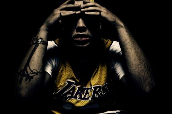 Отмена концертов, удаление материалов в сети и цензура текстов происходят под предлогом «умственной, физической и духовной защиты развития молодежи»