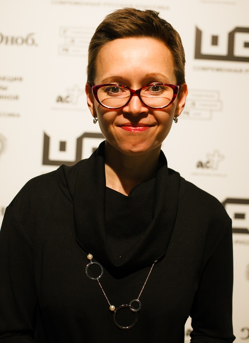  Гузель Яхина – лауреат литературных премий «Большая книга» и «Ясная поляна». Ее дебютный роман о раскулачивании «Зулейха открывает глаза» перевели на 18 языков и сейчас телекомпания «Россия 1» снимает по нему сериал.  Мы  поговорили  с Гузель  о будущих проектах, работе над экранизацией и литературном творчестве.   