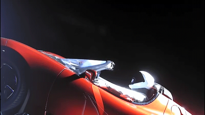 SpaceX запустил родстер Tesla Элона Маска на орбиту